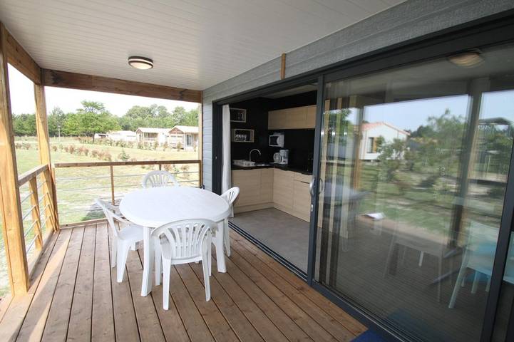 Gîte pour 5 personnes, avec jardin ainsi que piscine et terrasse à Hourtin - 3