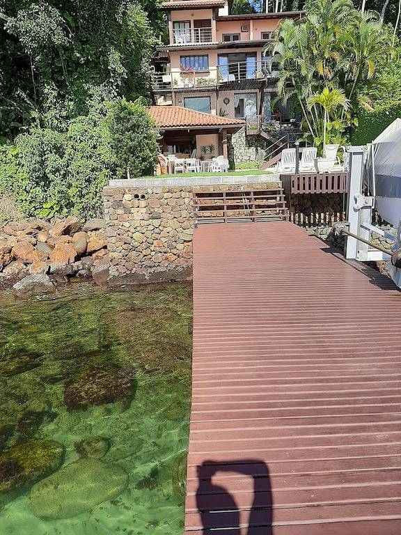 Vacation House for 14 Guests in Angra dos Reis, Rio de Janeiro (state)