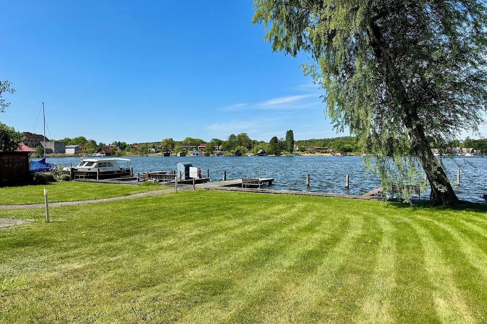 Ganze Wohnung, Seeblick-Oase mit Privat-Bootsanleger: Ihre Traumferienwohnung am Wasser in Mirow, Mecklenburg-Strelitz