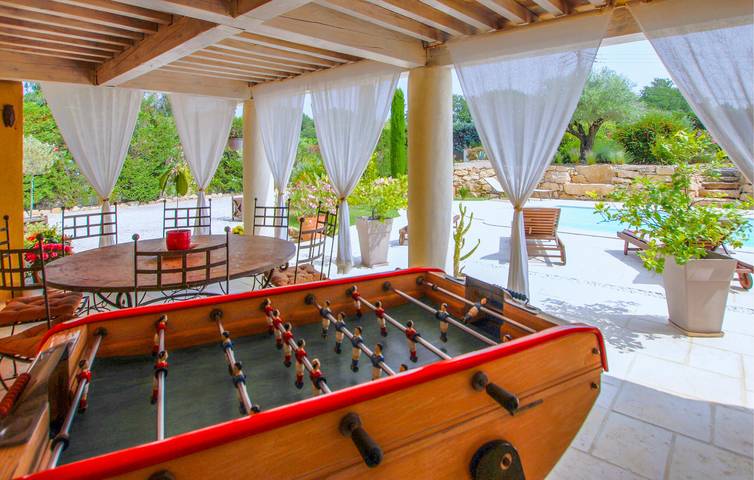 Luxury Apartment with Pool & Parking - 700m to Sarrians in Sarrians, Vaucluse