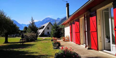 Gîte pour 15 personnes, avec jardin et terrasse à Avajan