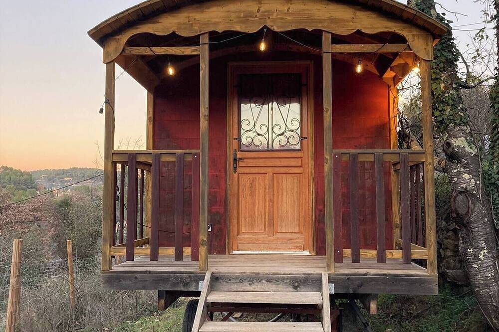 Charming gypsy caravan in green Provence, at La Mauvaise Herbe, Barjols in Barjols, Brignoles region