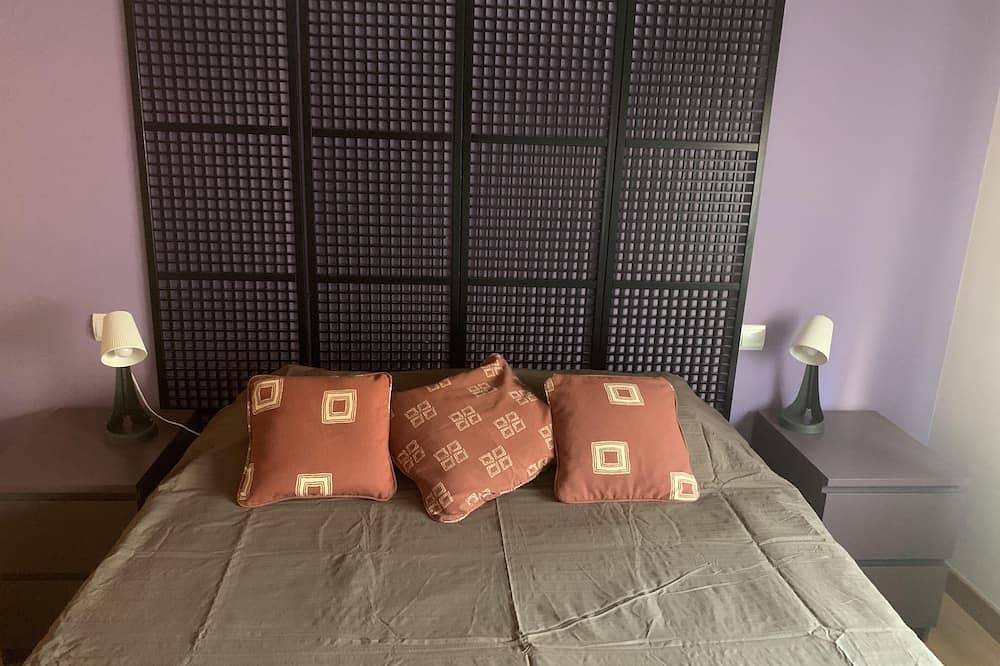 Ganze Wohnung, Penthouse hell mit großer Terrasse und Gemeinschaftspool - A/C - Vut 47-79 in Arroyo de la Encomienda, Valladolid Provinz