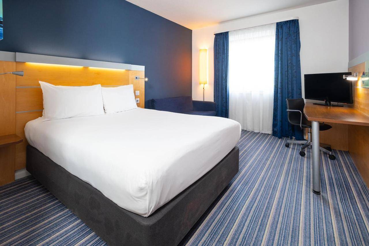 Holiday Inn Express Bedford by Ihg in Bedford