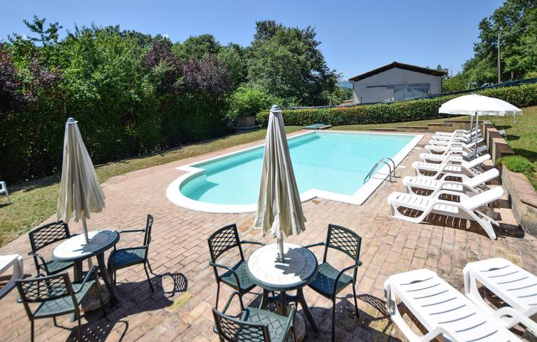 Charmante 230 m² große Wohnung mit Pool, Garten und Parkplatz in Sellano, Perugia Provinz