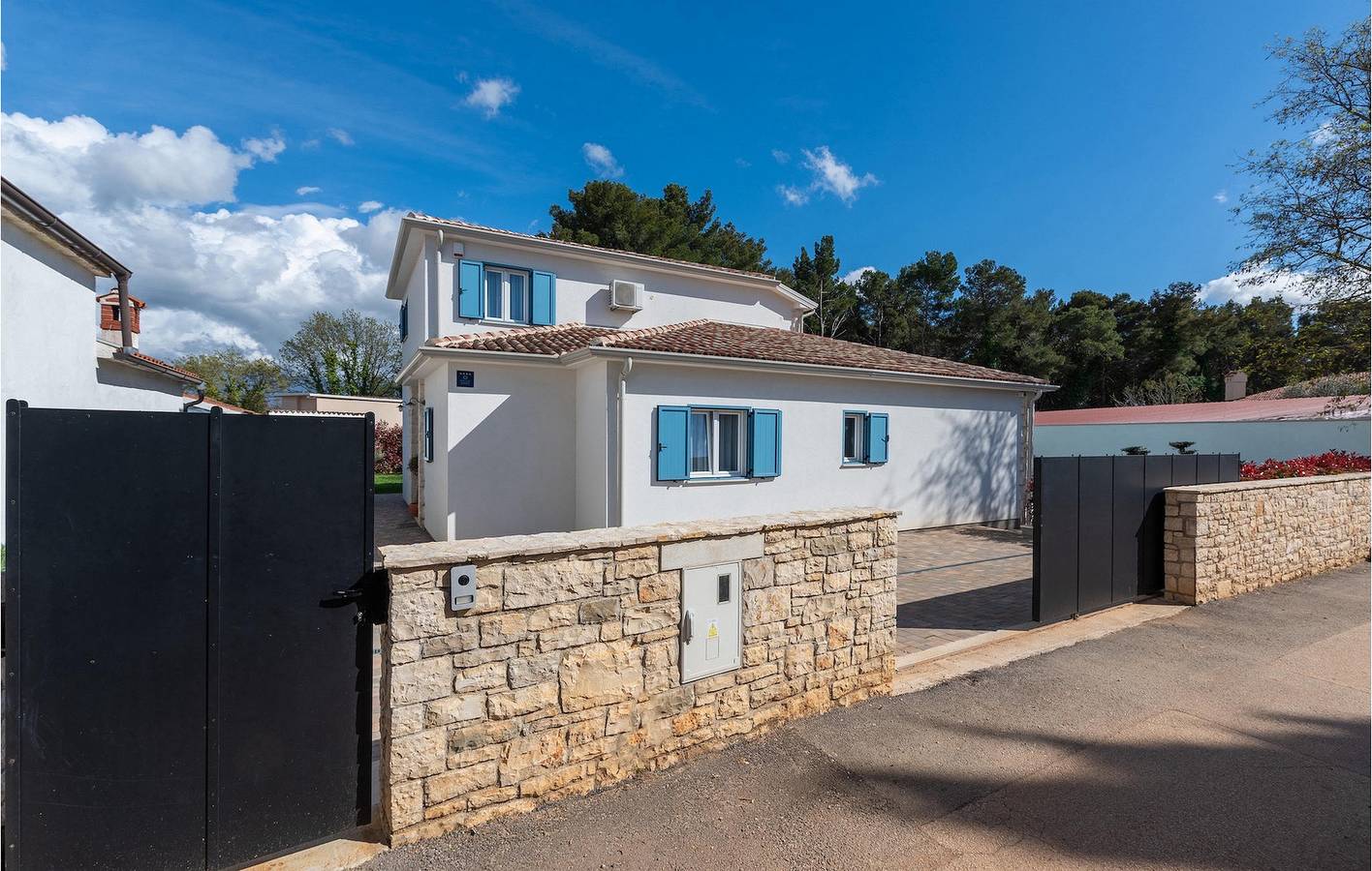 Moderno apartamento de 2 dormitorios con piscina, cerca de una pizzería y del centro de la ciudad in Tar (Croacia), Tar-Vabriga