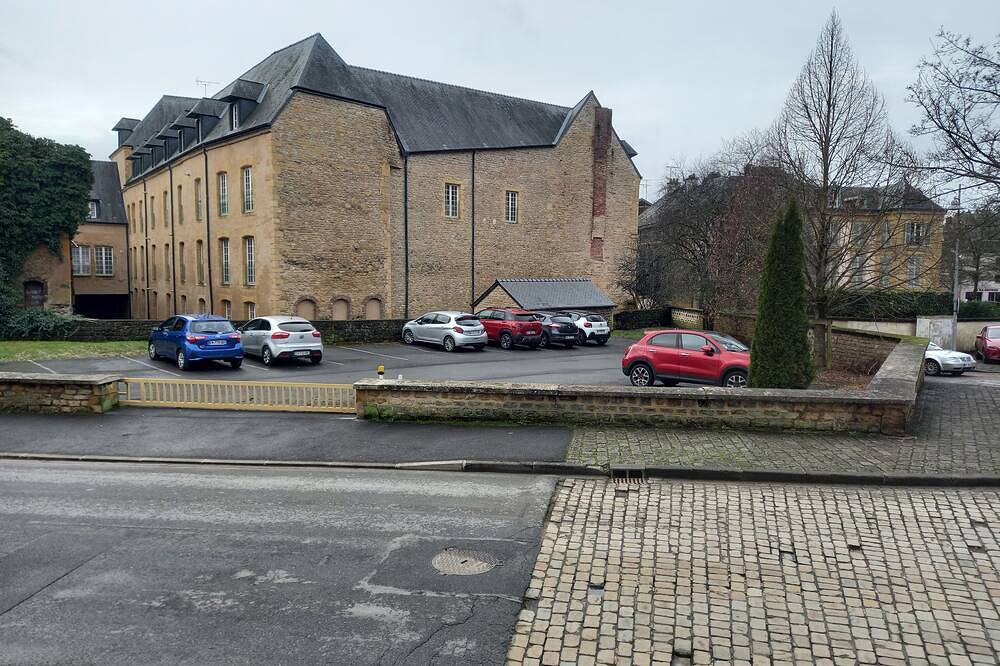 Entire apartment, Apartment At The Foot Of The Chateau Fort in Sedan, Ardennes