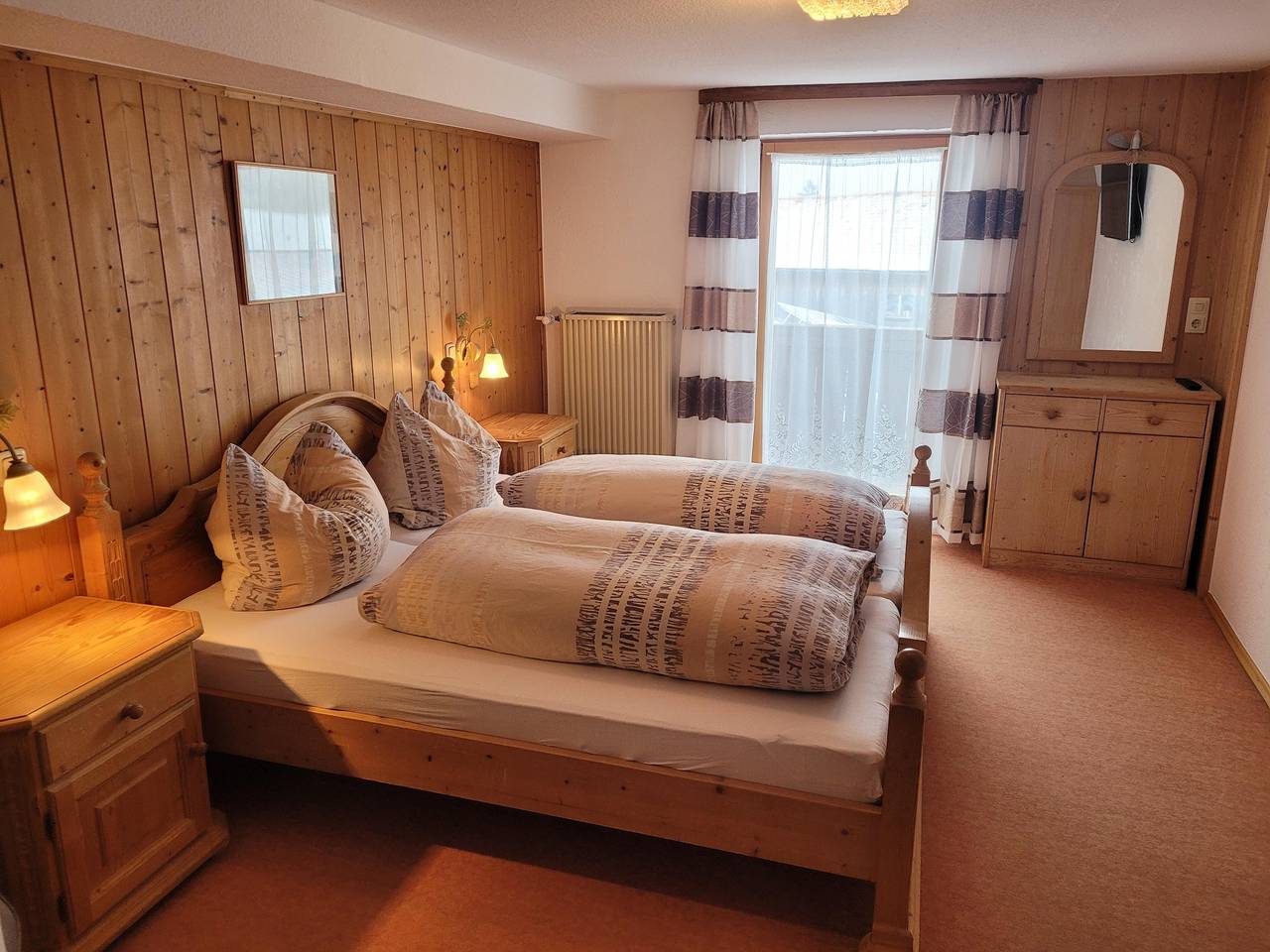 Ganze Ferienwohnung, Fewo 1 / Dachgeschoss / D ´Obre in Hopferau, Bayerisch Schwaben