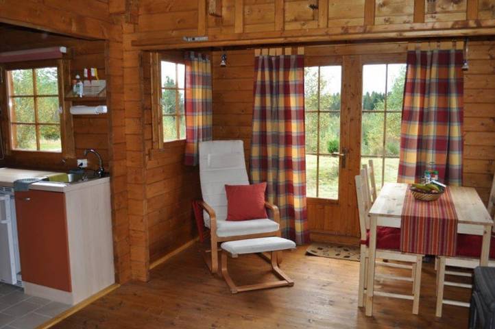 Gîte pour 4 personnes, avec jardin ainsi que vue sur le lac et balcon dans Les Mille étangs - 4