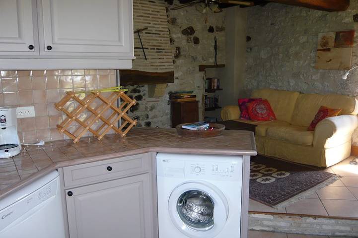 Gîte pour 2 personnes, avec terrasse ainsi que jacuzzi et jardin à Boisse - 4