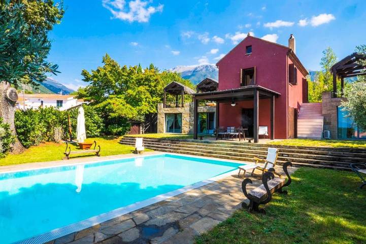 Villa per 10 persone, con Terrazza e Giardino nonché Piscina e Panorama a Maratea