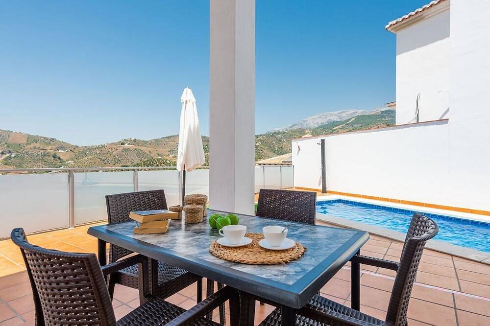 Villa Esperanza Canillas de Albaida by Ruralidays in Canillas de Albaida, Provincia de Málaga