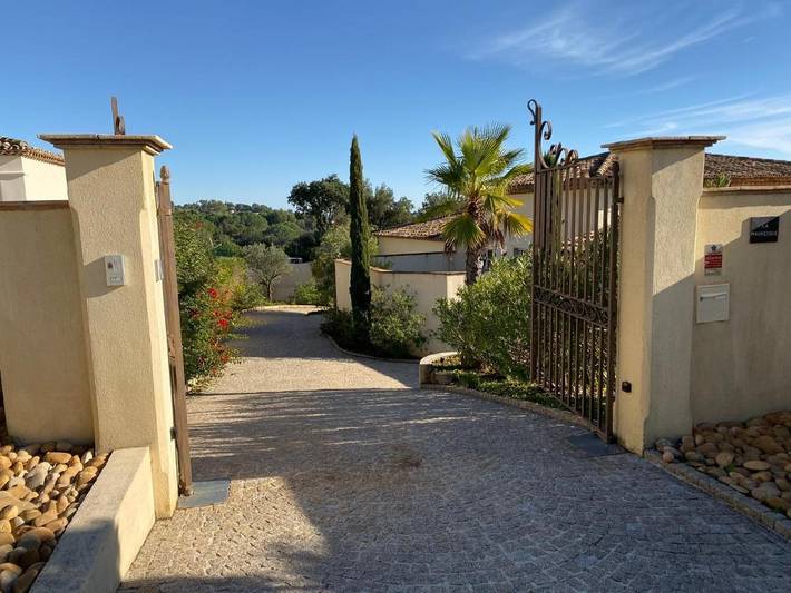 Chambre d’hôte pour 2 personnes, avec jardin ainsi que vue et piscine à Grimaud - 3