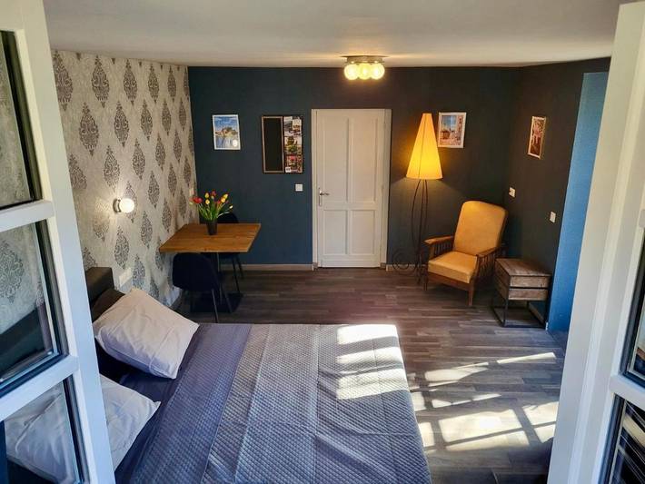 Location de vacances pour 2 personnes, avec jardin ainsi que vue et terrasse à Sainte-Alvère - 3