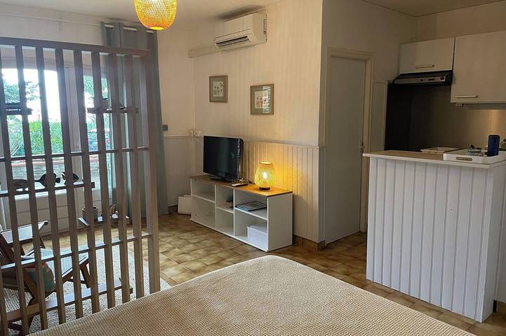 Gîte pour 2 personnes, avec piscine et terrasse dans Plage De La Balette Collioure - 3