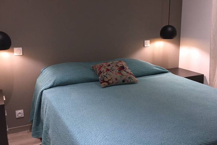 Apartamento entero, Very quiet garden level with sea and mountain views, in Belgodère, Region de Calvi