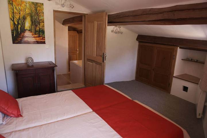 Location de vacances pour 6 personnes, avec balcon et jardin à Barret-de-Lioure - 2