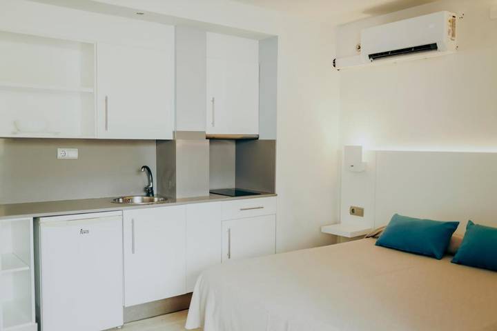 Location de vacances pour 2 personnes, avec balcon et piscine dans Playa d'en Bossa - 4