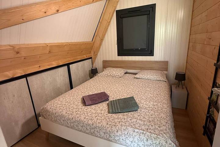 Location de vacances pour 4 personnes, avec Jacuzzi ainsi que Jardin et Piscine à Loray - 4
