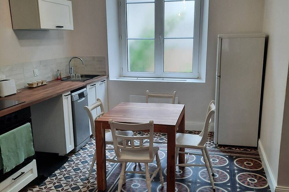 Entire apartment, Apartment in the heart of Beaugency in Beaugency, Loire Valley