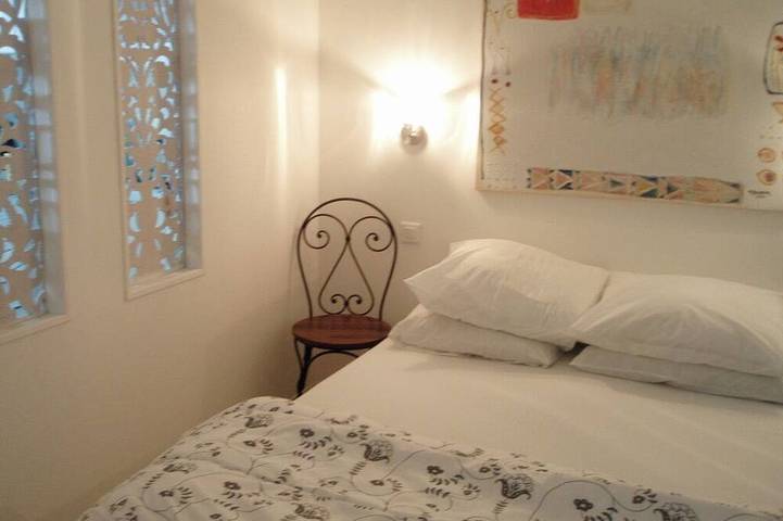 Entire apartment, Apartment/ flat - Bandol,  Sea front, A/C, private parking place in Mediterranean Coast (France)