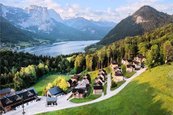 Apartmenthotel für 8 Personen, mit Ausblick und Sauna sowie Pool und Garten, mit Haustier in Grundlsee