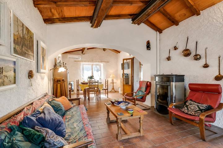 Family Friendly Rosa House Amazing View in Barga, Parco Regionale delle Alpi Apuane
