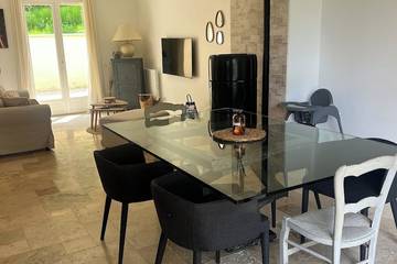 Gîte pour 8 personnes, avec jardin ainsi que terrasse et jacuzzi à La Celle-sur-Morin