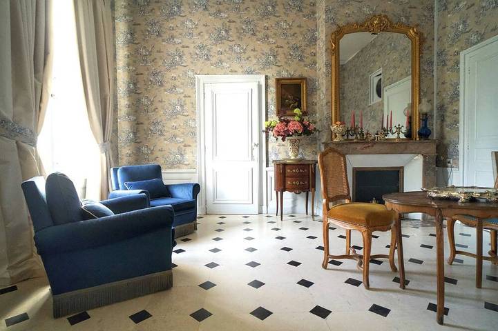 Manoir de la Salle du Roc - Constance suite King size bed. in Bourré, Región de Blois
