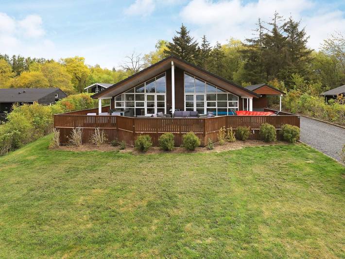 Ferienhaus für 8 Personen, mit Terrasse und Sauna sowie Pool, kinderfreundlich - 1