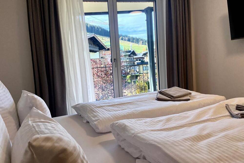 Entire apartment, Bergzeit Appartements in Saalbach, Saalbach-Hinterglemm