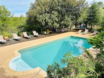 Gîte pour 4 personnes, avec piscine ainsi que jardin et terrasse à Bras