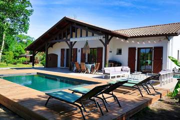 Location de vacances pour 8 personnes, avec terrasse et jardin, animaux acceptés à Tosse