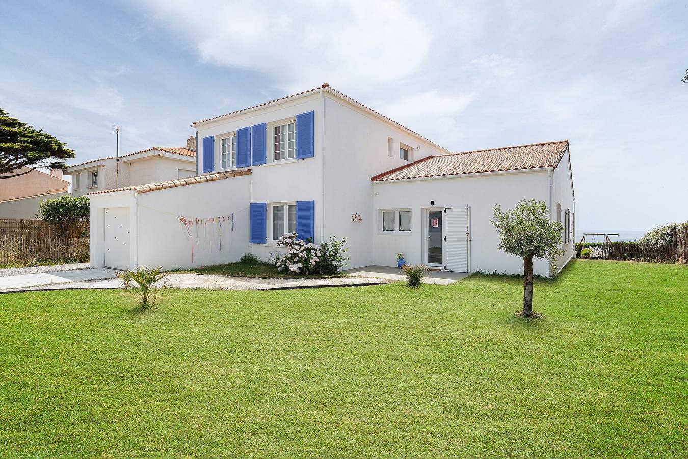 Appartement entier, Appartement 'Les Sables Pailletés 10p' avec vue mer, terrasse privée et Wi-Fi in Château-d'Olonne, Les Sables-d'Olonne