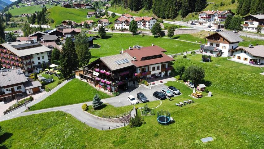 Chambre d’hôte pour 2 personnes, avec vue et jardin à Wolkenstein - 4