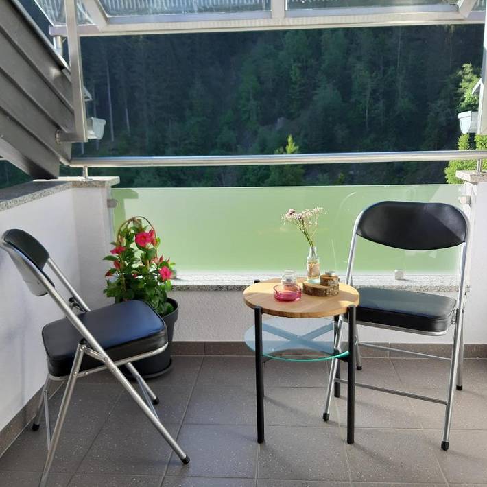 Ferienwohnung für 5 Personen, mit Balkon und Terrasse sowie Ausblick in Oberperfuss - 2