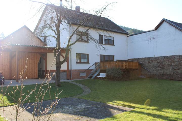 Ferienwohnung für 3 Personen, mit Garten und Balkon