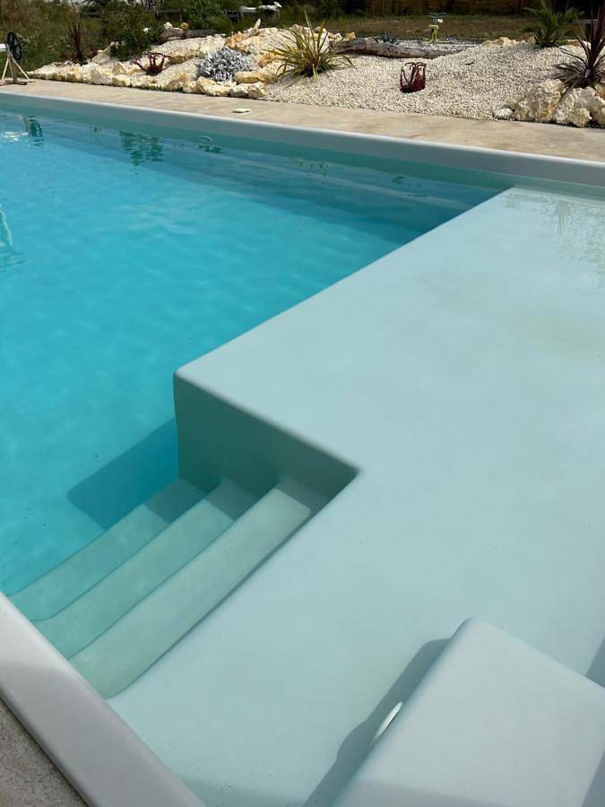 Gîte pour 2 personnes, avec piscine ainsi que jardin et jacuzzi à Gémozac - 3