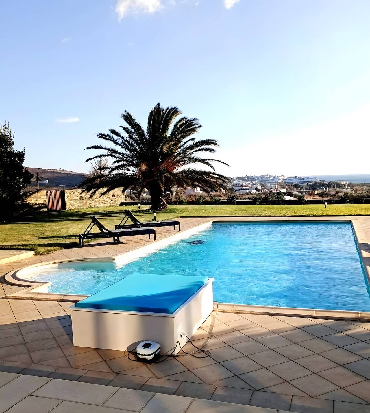 Finca 'Andros - Privater Pool' mit Meerblick, Wi-Fi und Klimaanlage in Andros