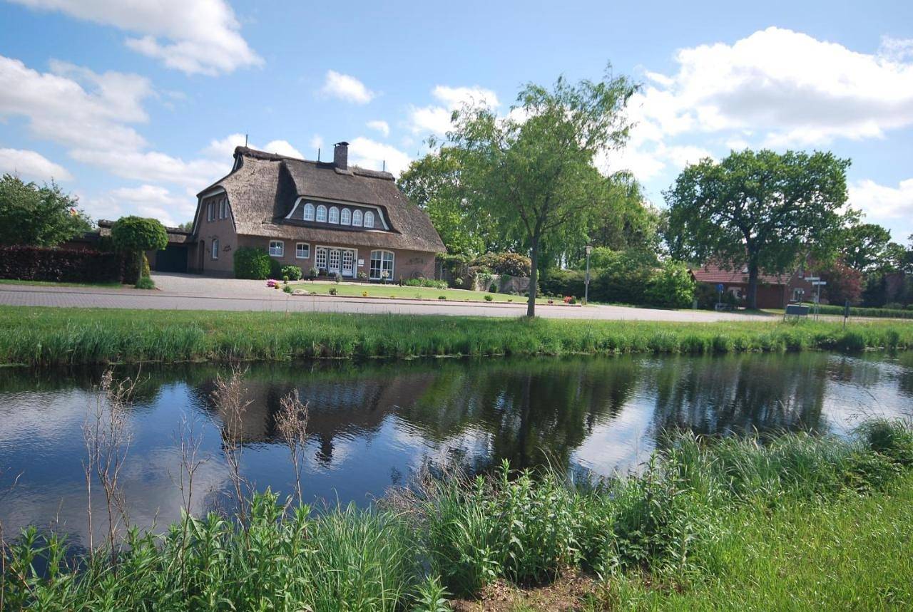 Ganze Wohnung, Ferienwohnung -Am Kanal- in Uplengen, Ostfriesland