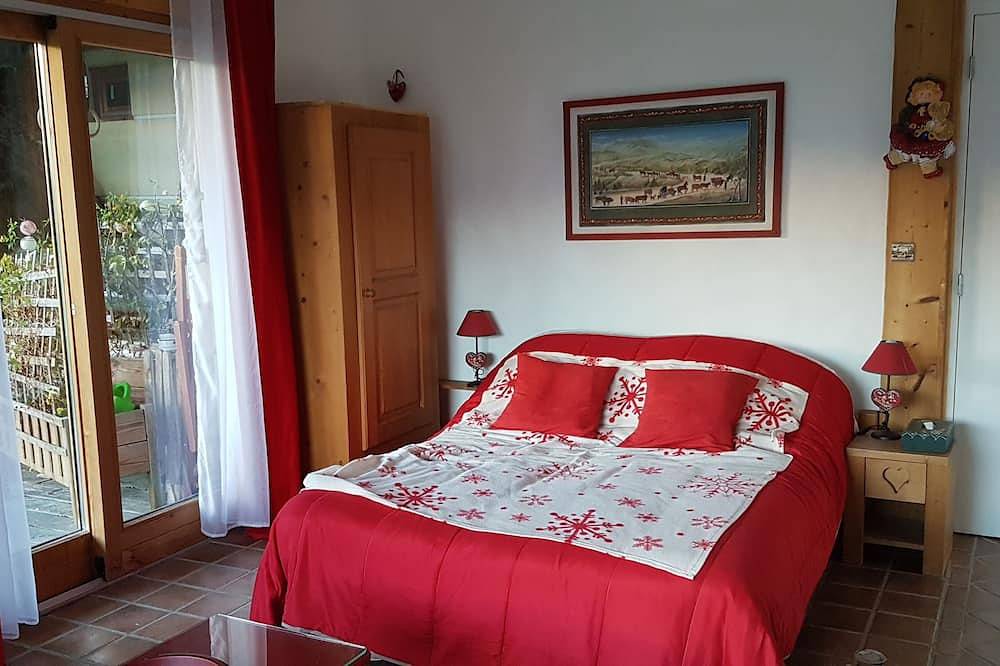 Appartement entier, Studio face au Mt Blanc plus piscine in Domancy, Pays du Mont-Blanc