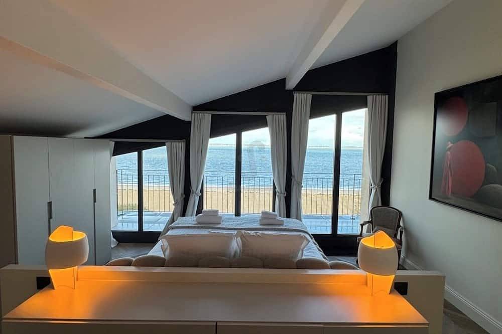 Exceptionnelle villa en front de mer, accès privé plage, piscine, piano in Arcachon, Région d'Arcachon