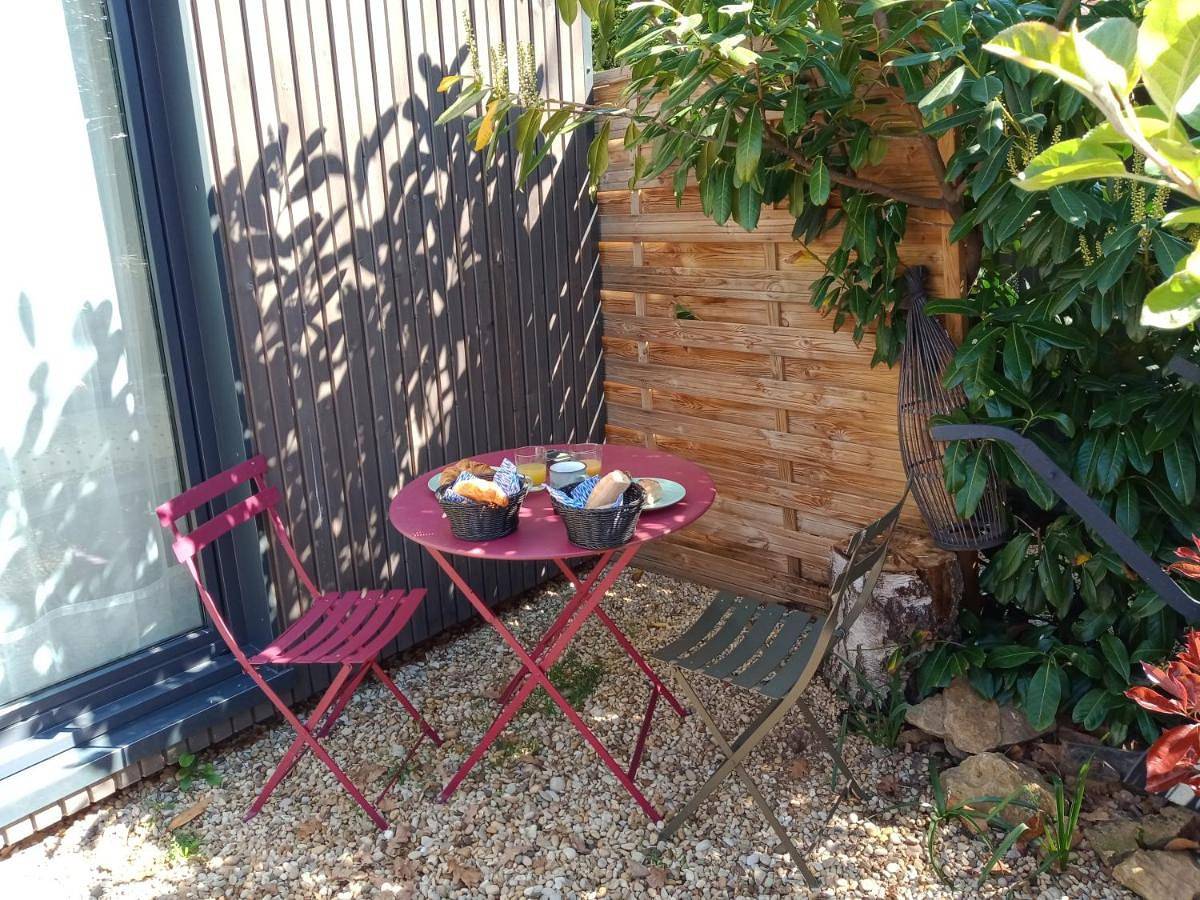 Studio with Garden View in Montmerle-sur-Saône, Région de Bourg-en-Bresse