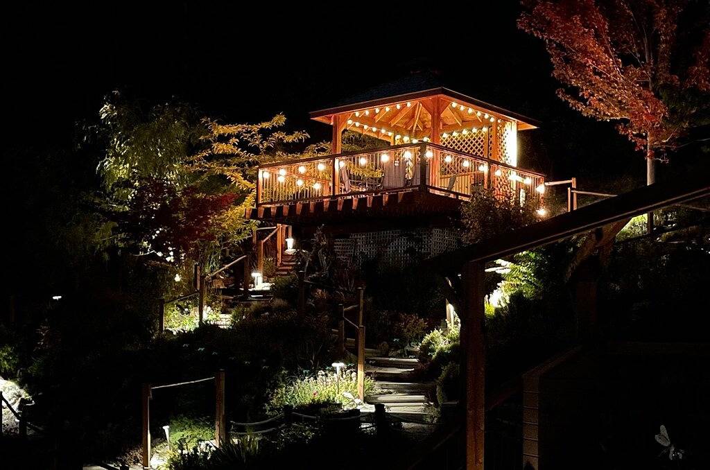 Bed And Breakfast for 4 Guests in West Kelowna, Canadian Rocky Mountains