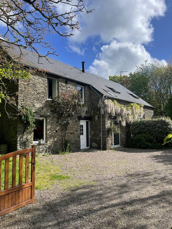 Gîte pour 10 personnes, avec terrasse et jardin, animaux acceptés à La Vacquerie
