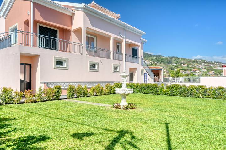 Villa Mendonça, a Home in Madeira in Ponta do Sol, Isla de Madeira