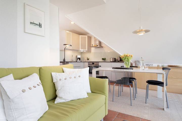 Ferienwohnung für 4 Personen, mit Balkon und Garten, kinderfreundlich in Heikendorf