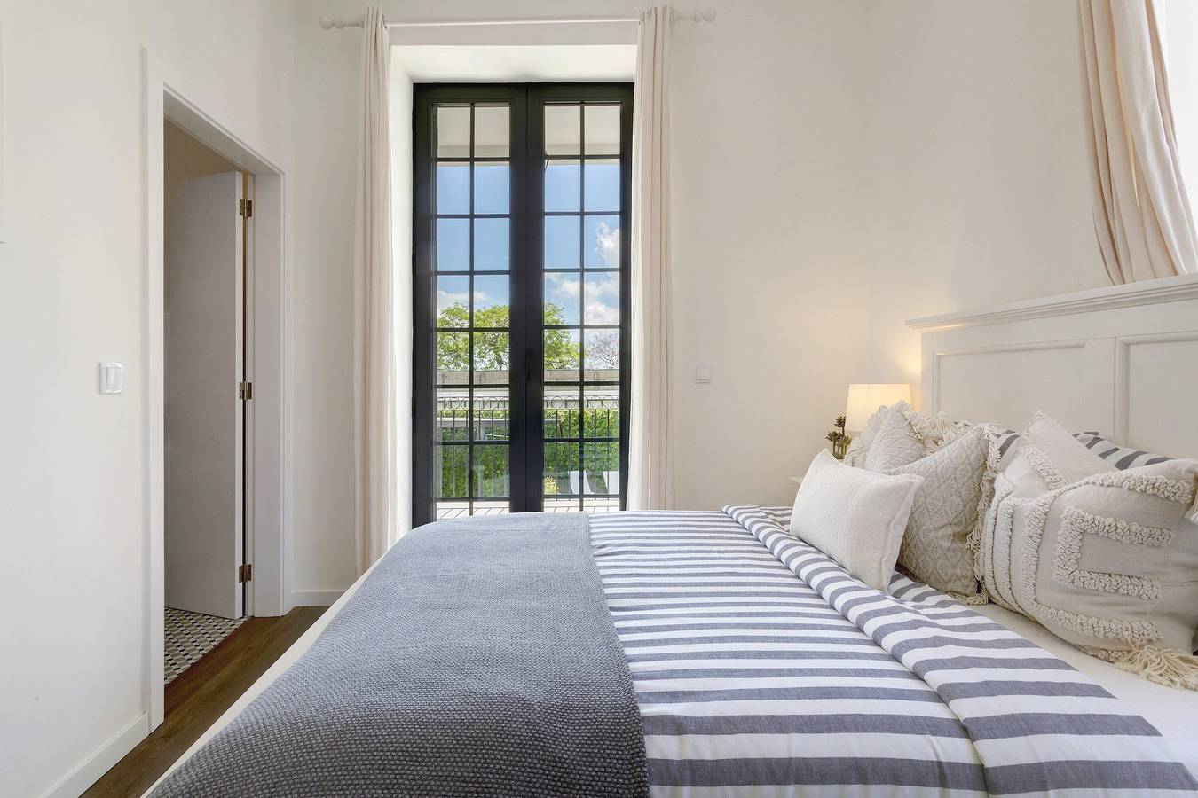 Ganzes Studio, Studio-Apartment '3' mit Bergblick, Gemeinschaftspool und Wlan in São Martinho, Madeira