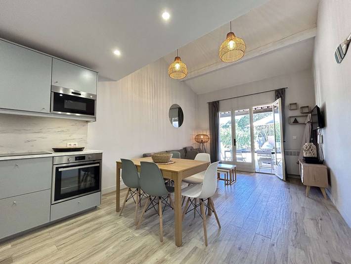 Location de vacances pour 6 personnes, avec terrasse et jardin dans Plage de la Nartelle - 4