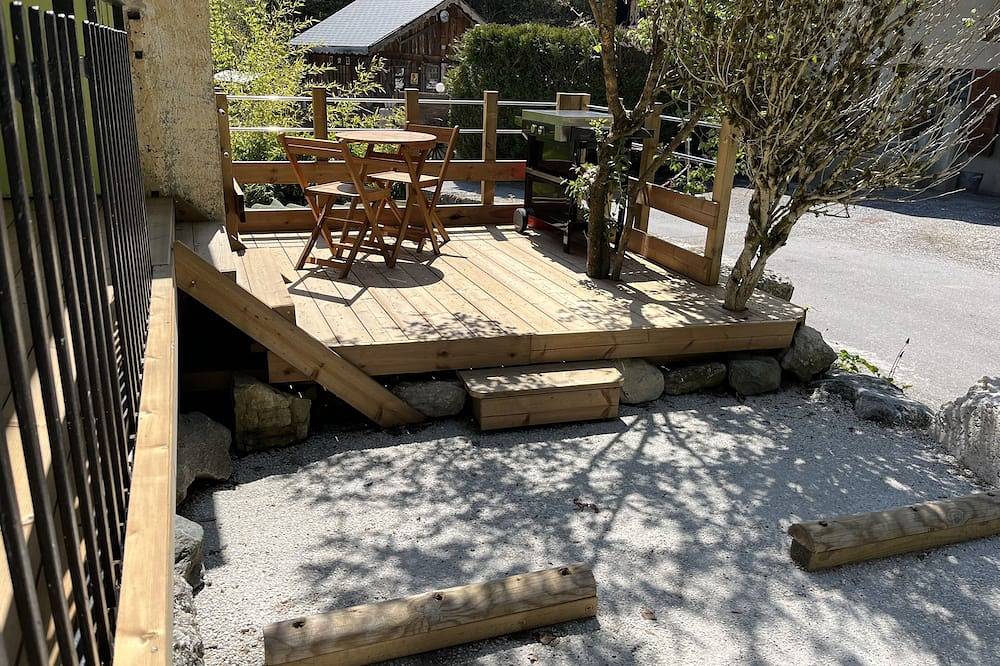 Ganze Wohnung, Charming, quiet 30 m 2 apartment with private terrace in Lathuile, Parc naturel régional du Massif des Bauges